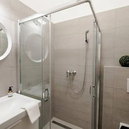 Brand New Stylish Very *