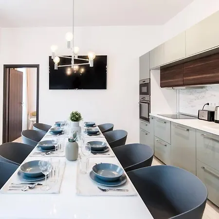 Brand New Stylish Very