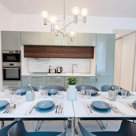 아파트 Brand New Stylish Very *