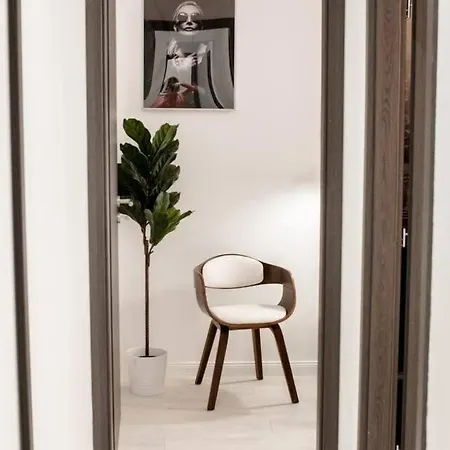 Brand New Stylish Very *