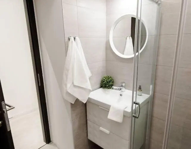 Brand New Stylish Very *