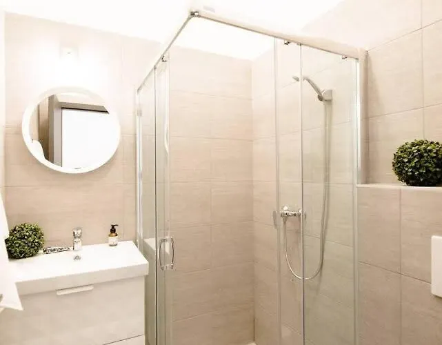 Brand New Stylish Very Budapesta