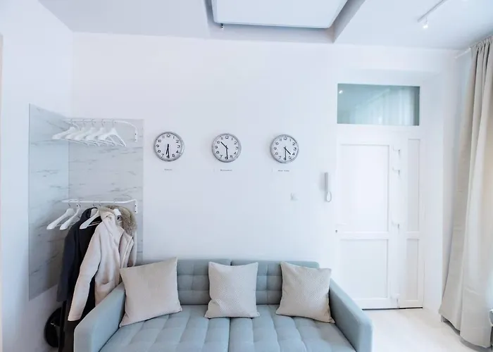 Brand New Stylish Very * Budapesta