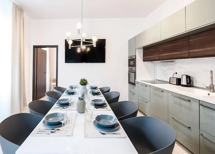 Brand New Stylish Very