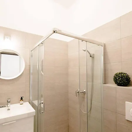 Апартаменты Brand New Stylish Very